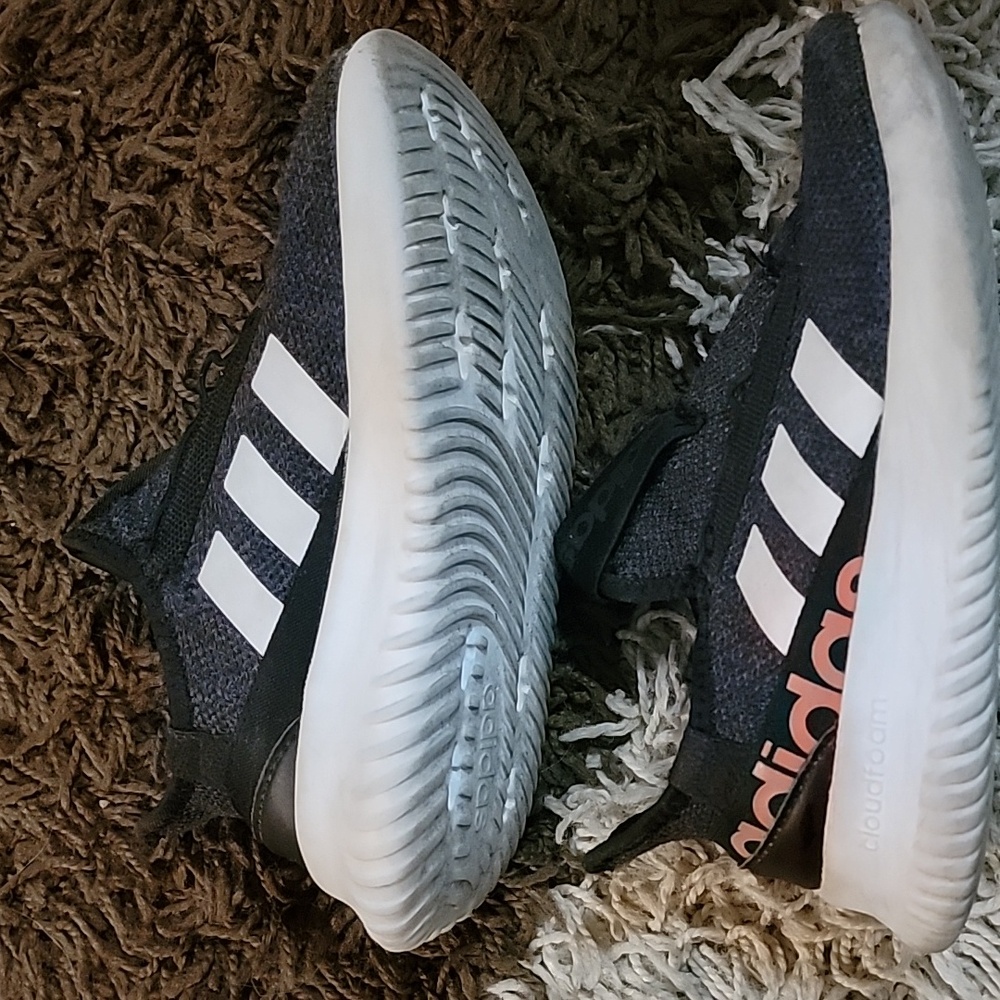 Adidas kids size 4